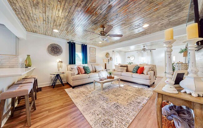 Photo - Furnished Stunning Trussville Farmhouse