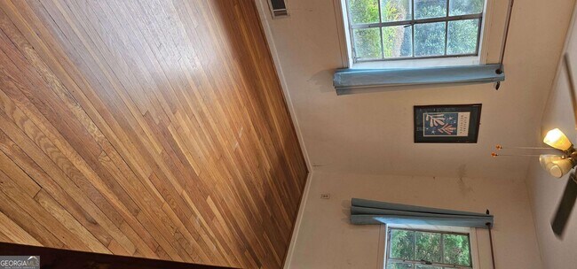 Photo - 1032 Standard Dr NE