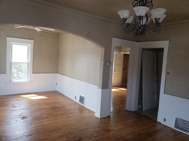 Photo - 204 N Macy St