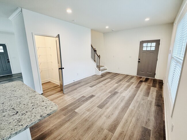 Photo - 2035 Rosewood Dr