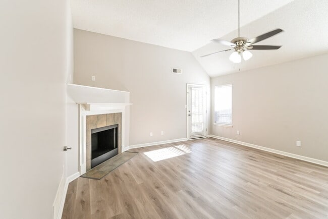 Photo - 5856 Kayla Dr