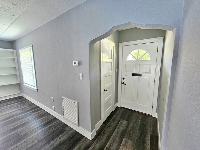 Photo - St. Petersburg Pool Home - 3 Bedroom 2 Bath