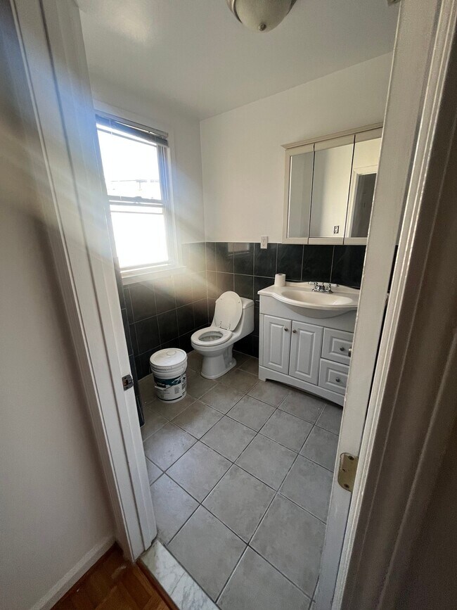 1211 Ridge Ave Unit 1