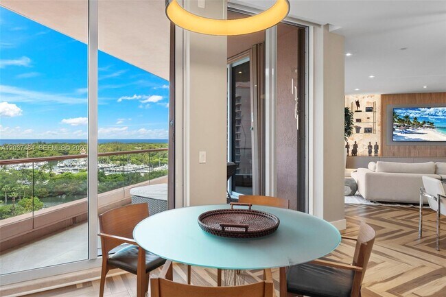 60 Edgewater Dr Unit 11F