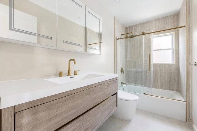 Photo - 208-12 53rd Ave