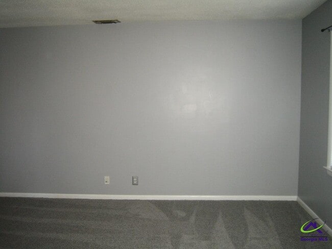 Photo - 6 Hampton Square