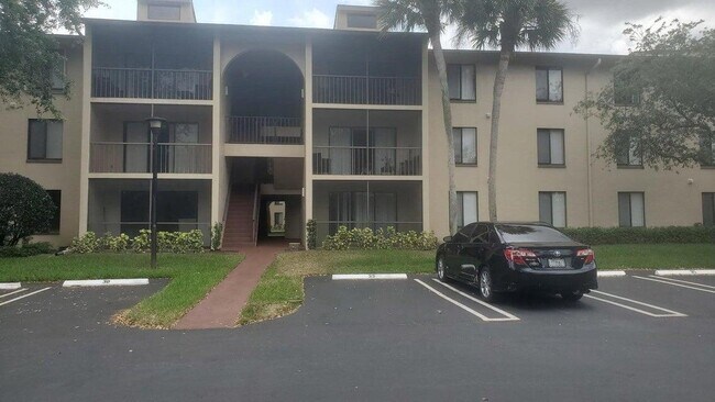 Building Photo - 203 Foxtail Dr Unit B3