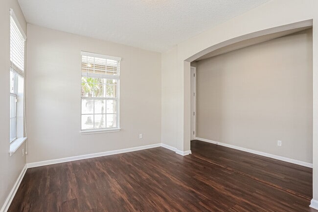 Photo - 15889 Lexington Park Blvd