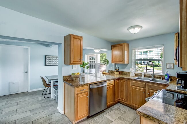 Photo - 826 5th Ave N Unidad A