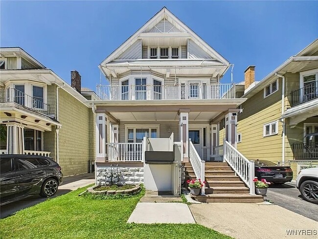 Building Photo - 58 Roanoke Pky Unit 2