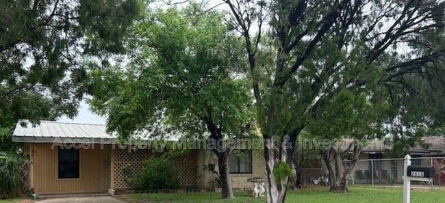 Building Photo - 2616 Quince Ave
