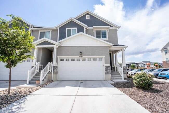 Building Photo - Upgraded Pet Friendly Lehi townhome