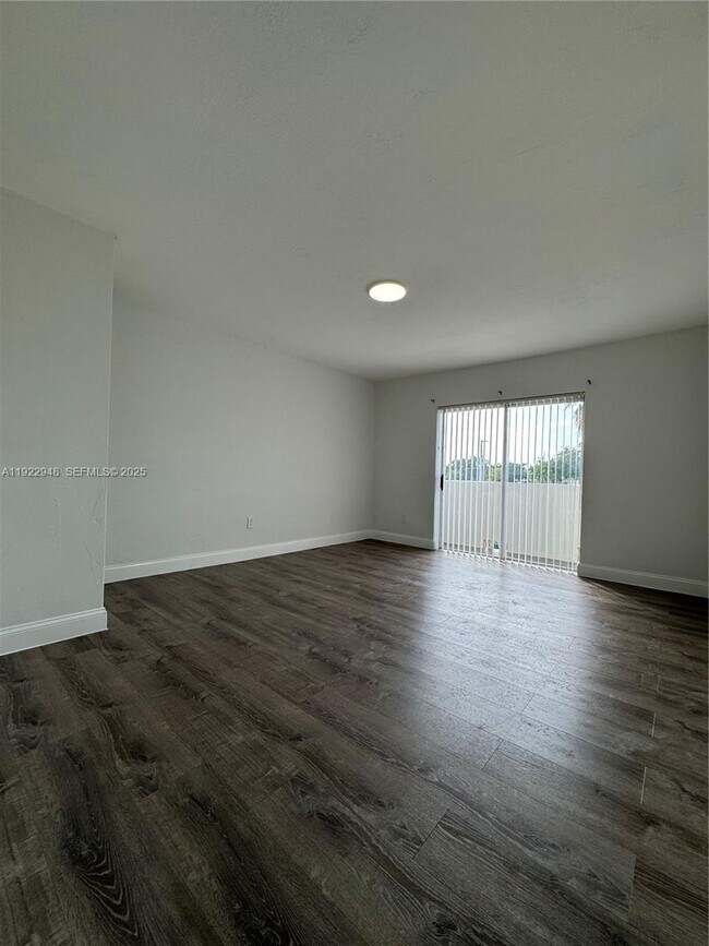 Photo - 11950 NE 2nd Ave Unidad 102