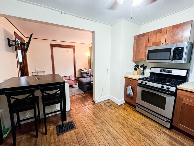 Photo - 128 Blair St