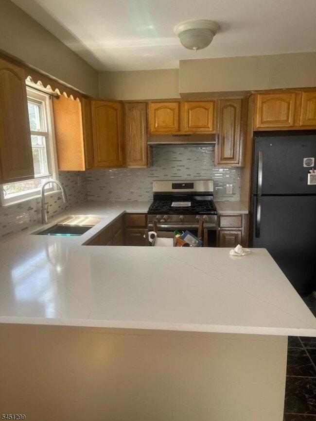 Photo - 105 Crawford St