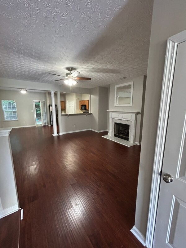 Photo - 2907 Greyhawk Ln