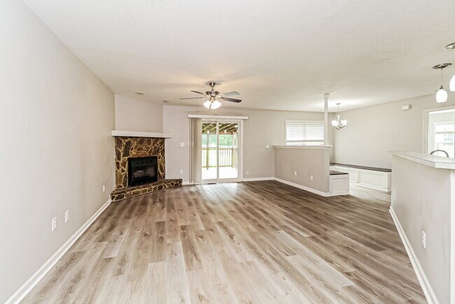 Photo - 305 Ralph Handsel Blvd