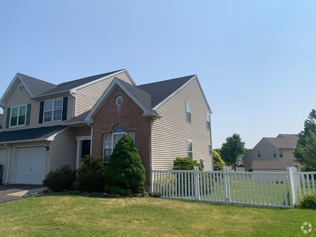 Building Photo - Remodeled THREE BEDROOM TWIN in PARKLAND SD Rental