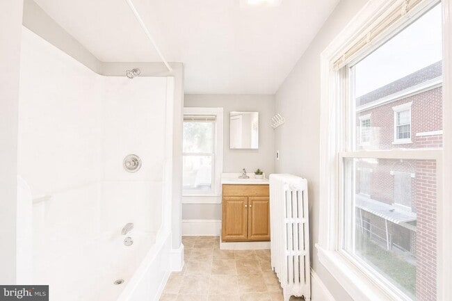 Photo - 53 E Hancock St