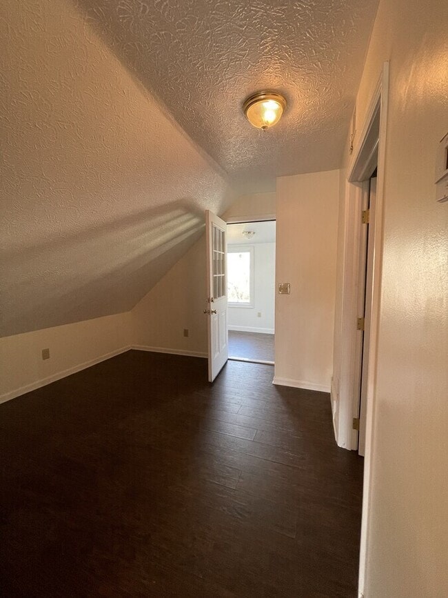 2092 W 42nd St