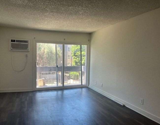 Photo - 9010 Tobias Ave Unit 257