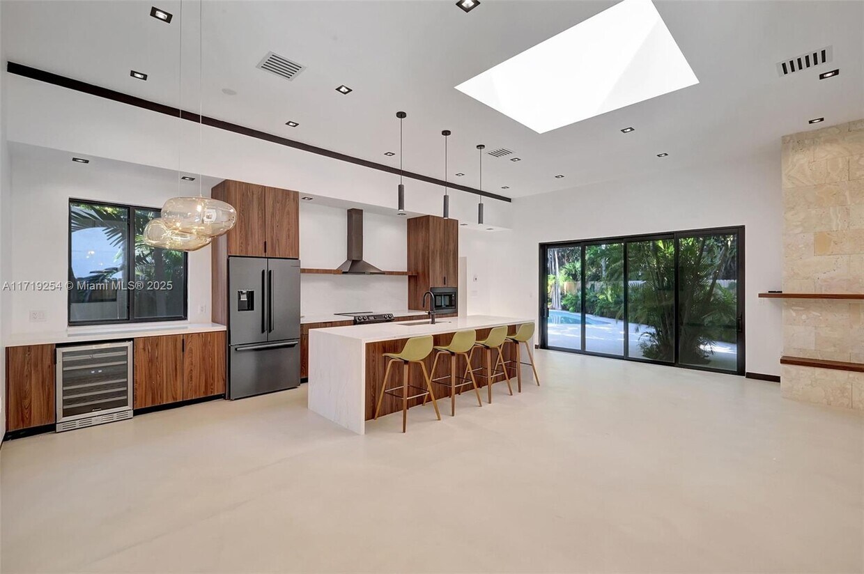 Photo - 3655 Loquat Ave (Miami, FL)
