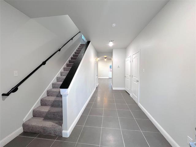 Photo - 102 Robbins St