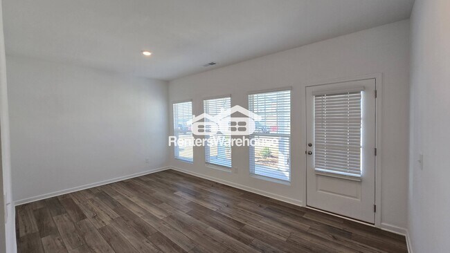 Photo - 2133 Boxwood Cir