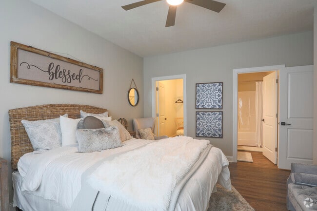 2BR 2BA