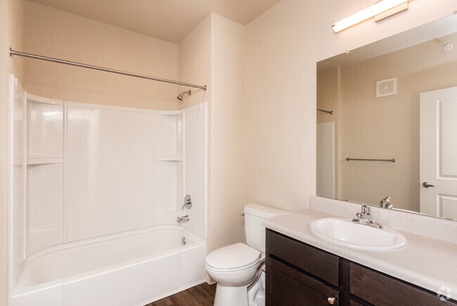 4BR, 2BA - 1433SF Bathroom