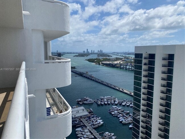 Photo - 1717 N Bayshore Dr Unidad A-3542