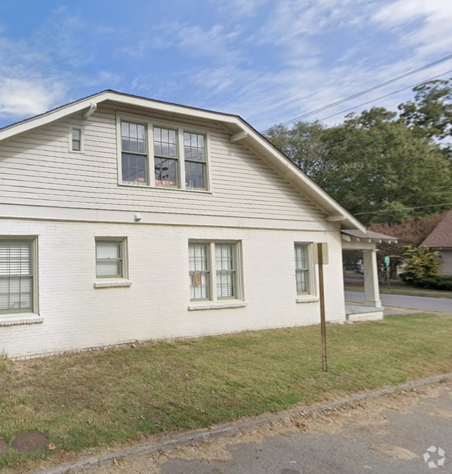 Building Photo - 801 Willow St Unit a Rental