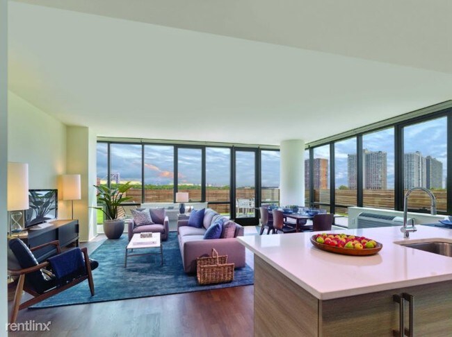 Photo - 2036 Hudson St