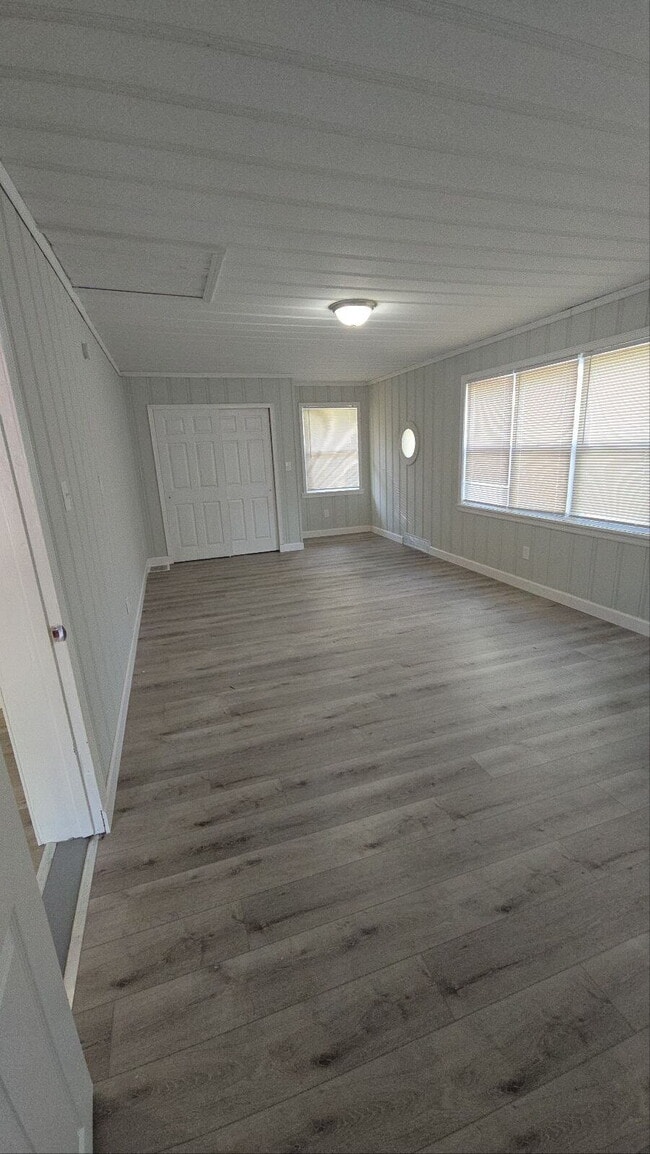 Photo - Affordable Comfort in a Great Location — 3...