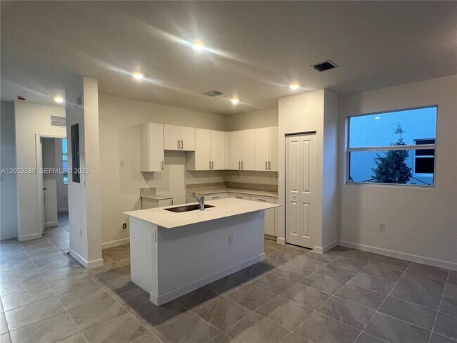 106 NW 11th Ct