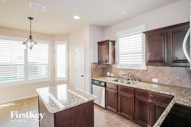 Photo - 1629 Signature Dr