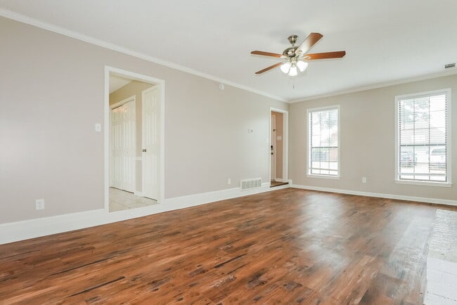 Photo - 7733 Deerfield Trce