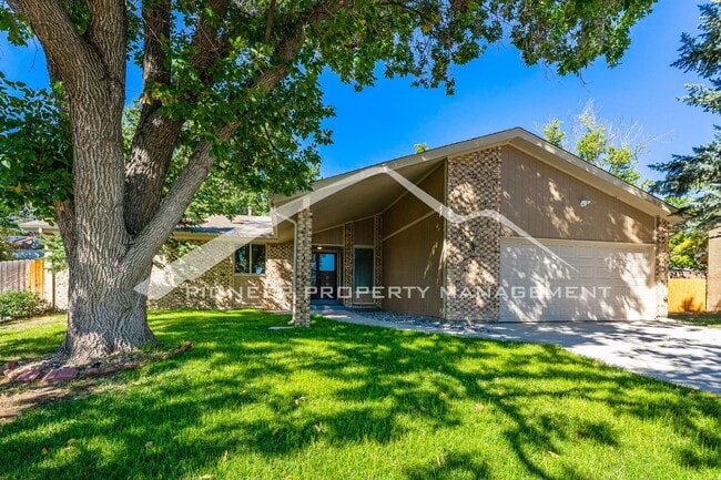 Building Photo - Spacious Home with Central AC and Fenced Yard