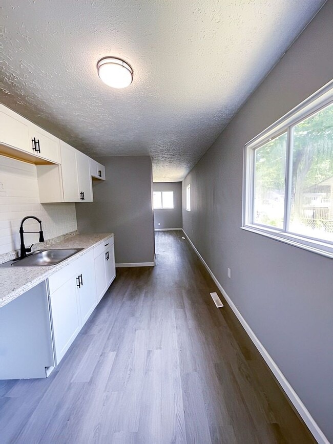 Photo - Charming 3-Bedroom Single-Family with New ...