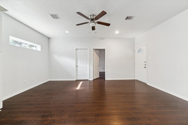 Photo - 7047 Avenue Unit B