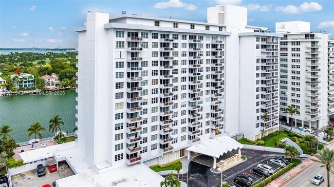 Building Photo - 5700 Collins Ave Unit 7J