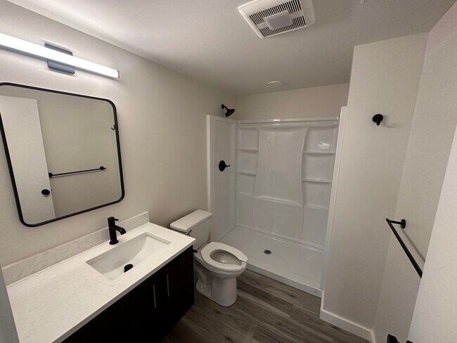 290 Madison Ave N Unit 202