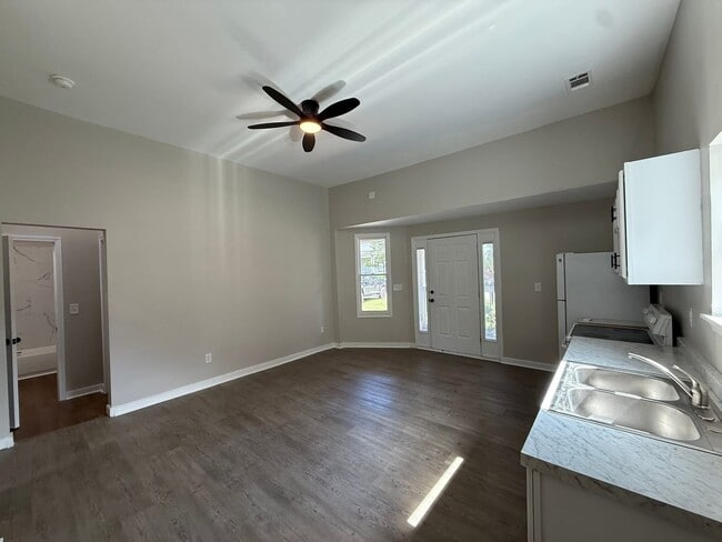 Photo - 233 E Cambridge Ave