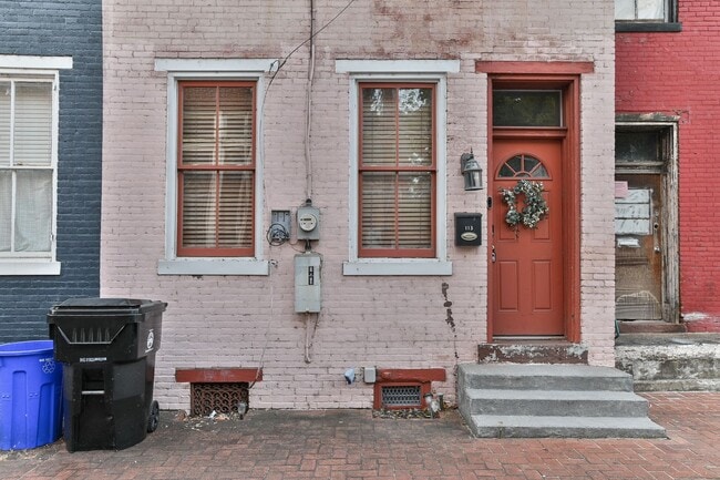 Photo - Beautiful 3 Bedroom on Vine St