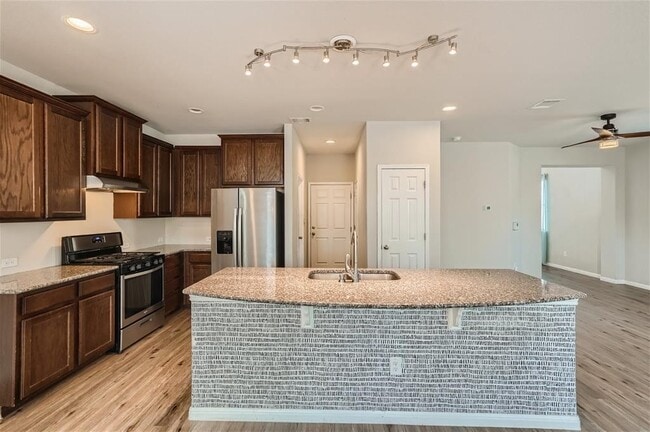 Photo - 501 Cinnamon Teal Ln
