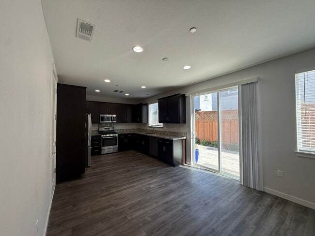 Photo - 1261 Damasco Ln