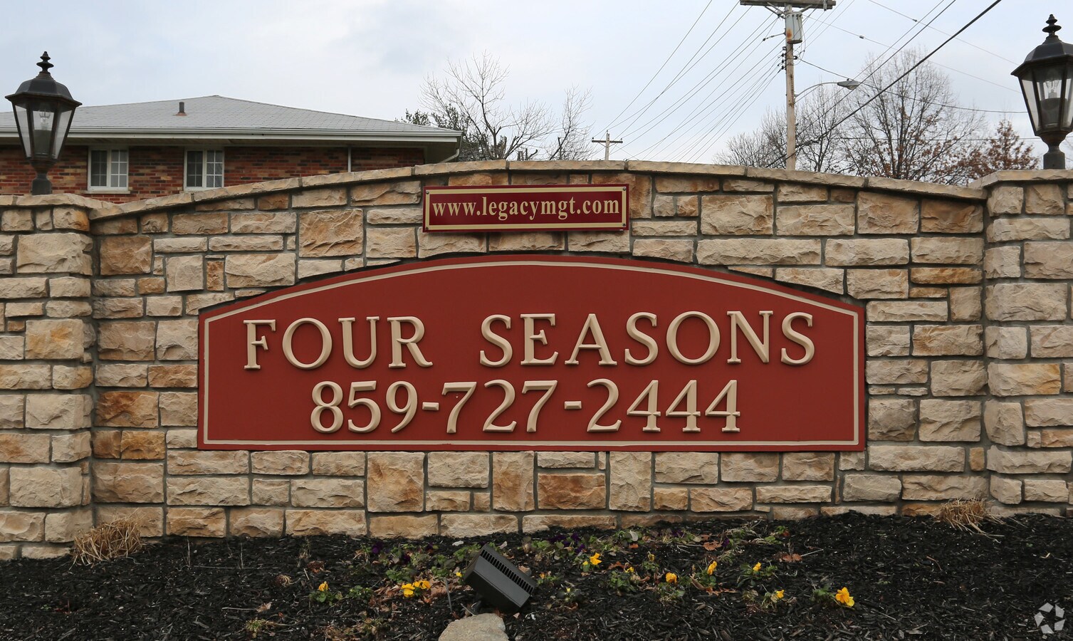 Four Seasons Apartments - Four Seasons Apartments