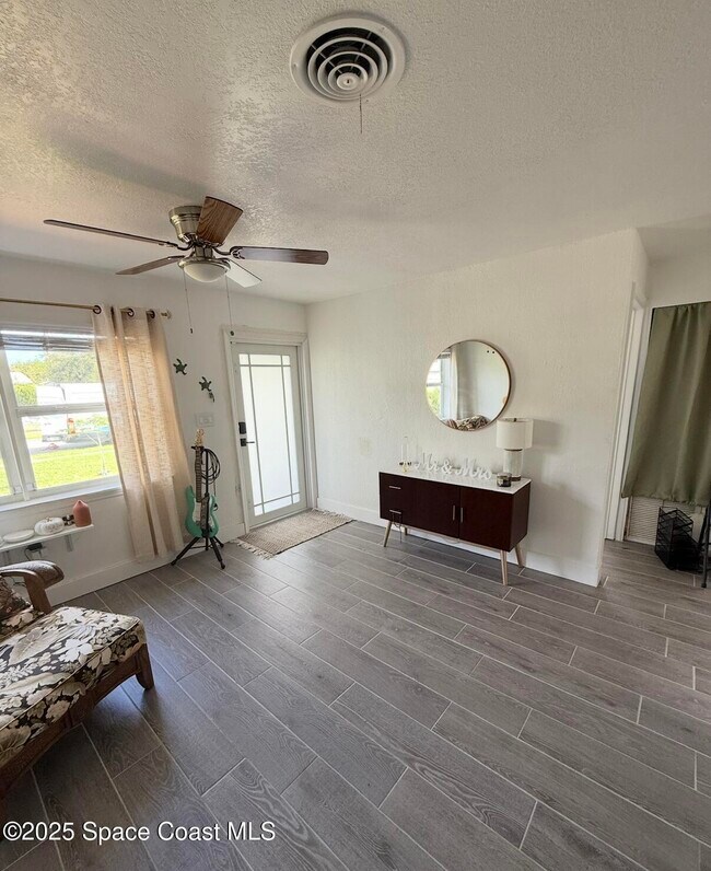 Photo - 1185 King St