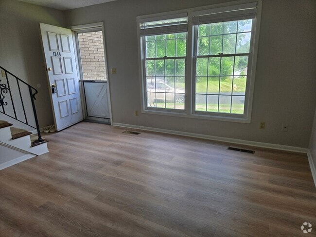 Building Photo - 1244 Colonial Dr Rental