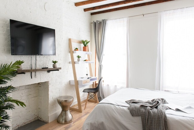 Photo - 241 E 24th St Unidad ID1021811P